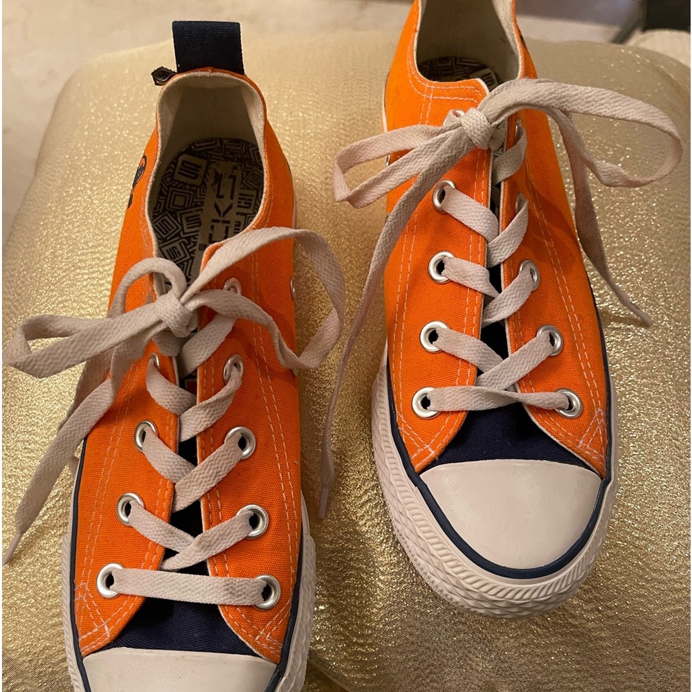 Skicks Syracuse Orange low-top sneakers